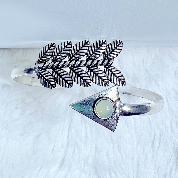 Chalcedony 925 Adjustable Bangle Arrow Feather Design Bracelet - Picture 1 of 6